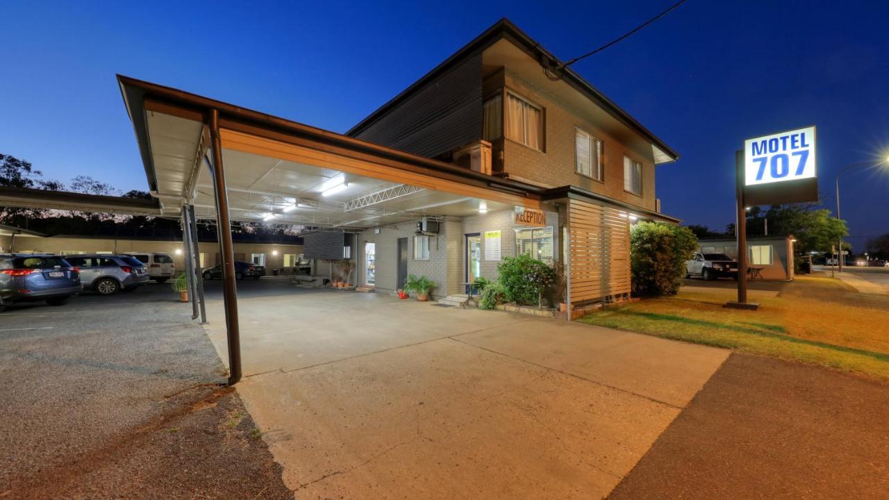 Motel 707 Emerald Bagian luar foto