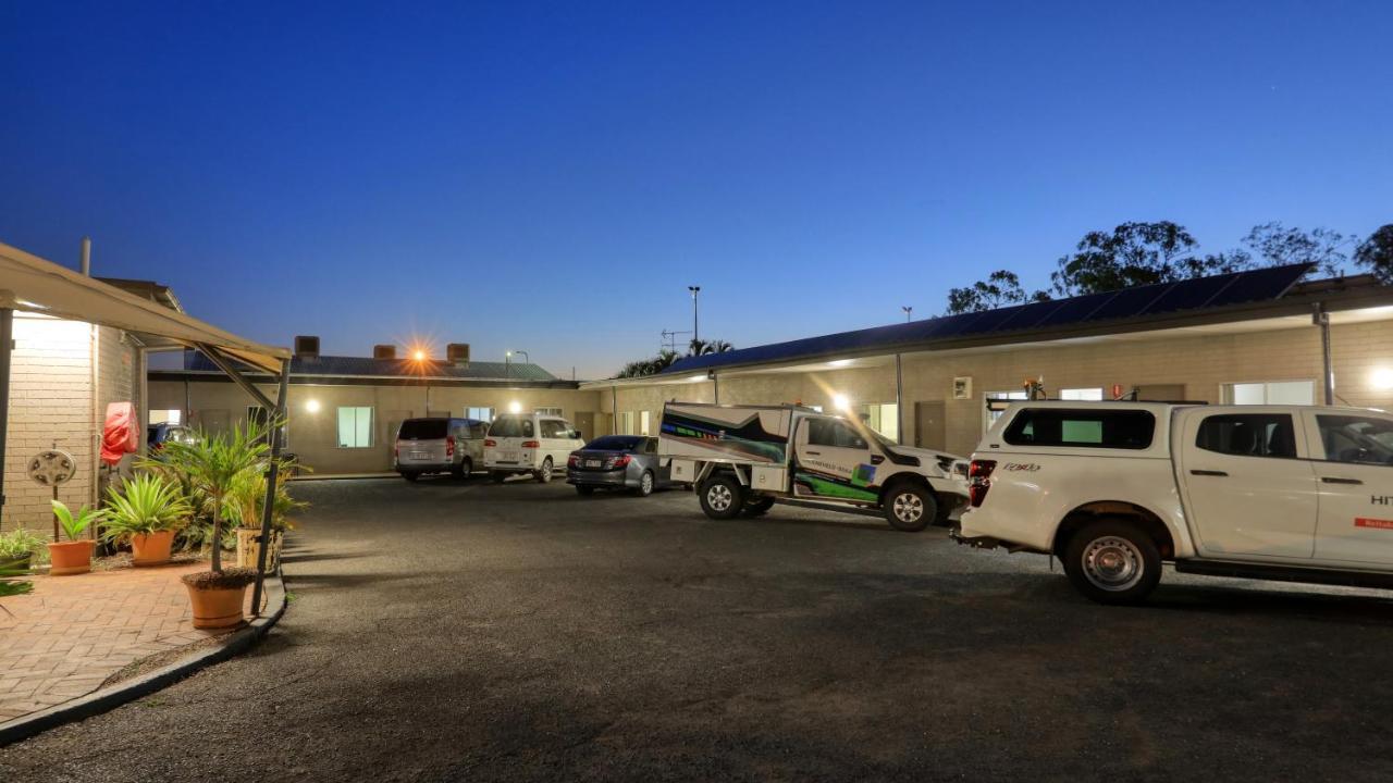 Motel 707 Emerald Bagian luar foto