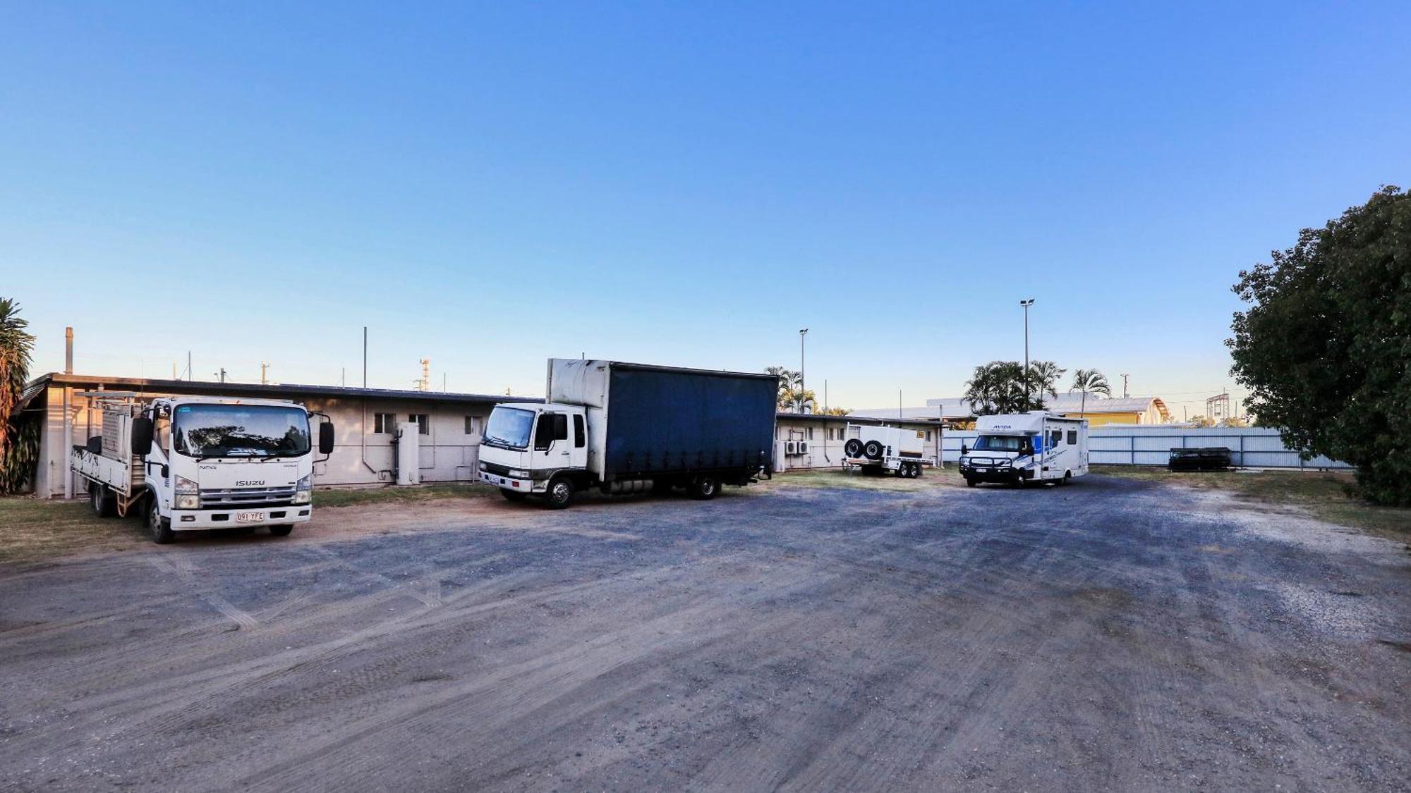 Motel 707 Emerald Bagian luar foto